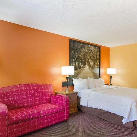 Americas Best Value Inn Darien Extérieur photo