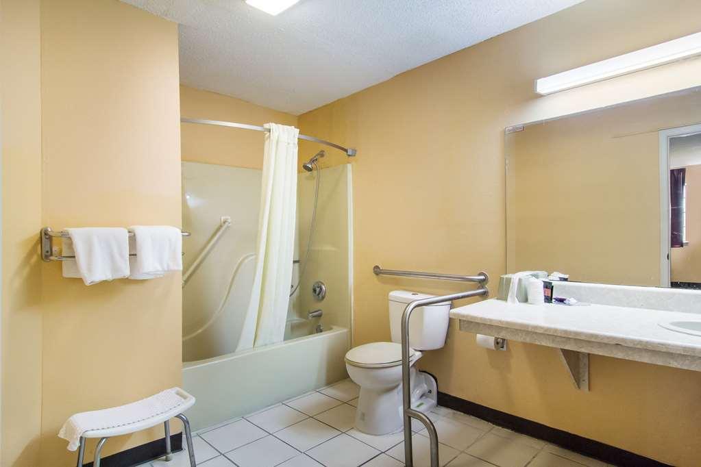 Americas Best Value Inn Darien Extérieur photo