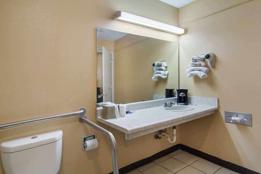 Americas Best Value Inn Darien Extérieur photo