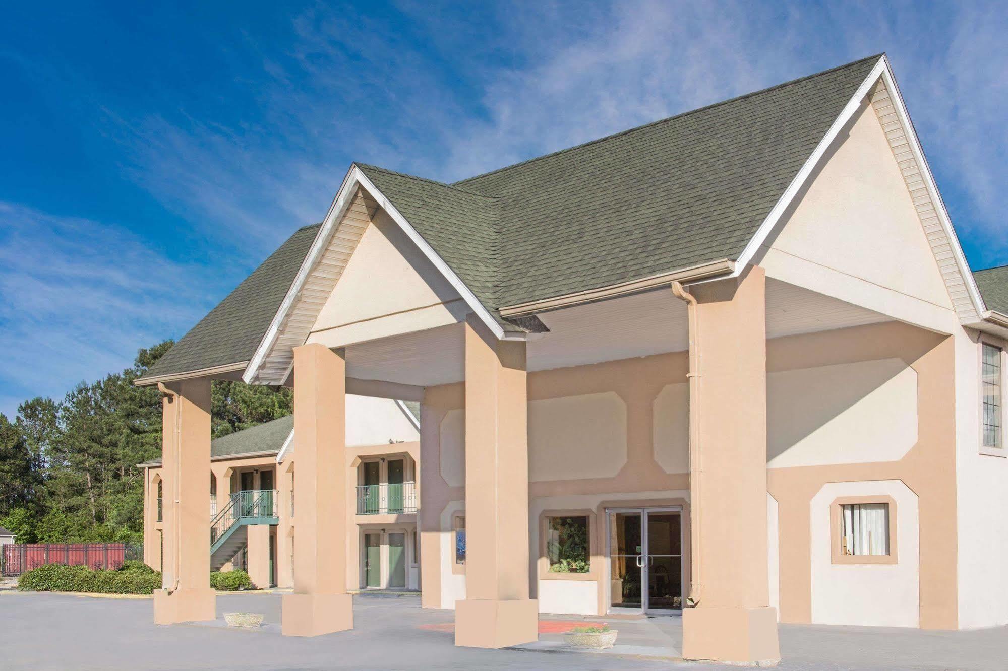 Americas Best Value Inn Darien Extérieur photo