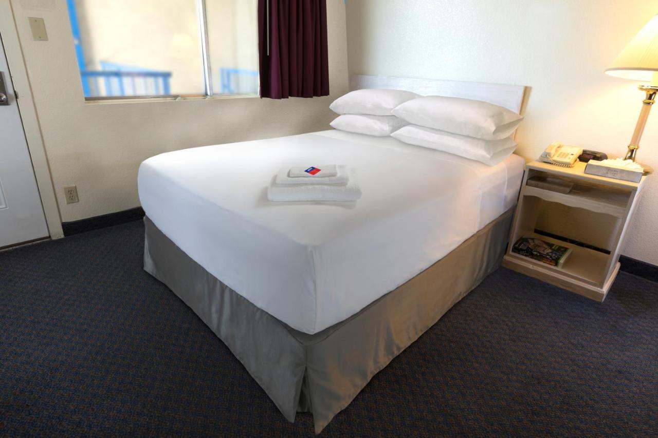 Americas Best Value Inn Darien Extérieur photo