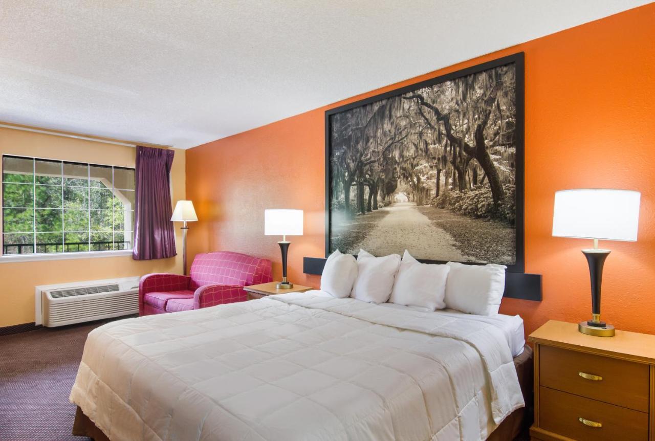 Americas Best Value Inn Darien Extérieur photo