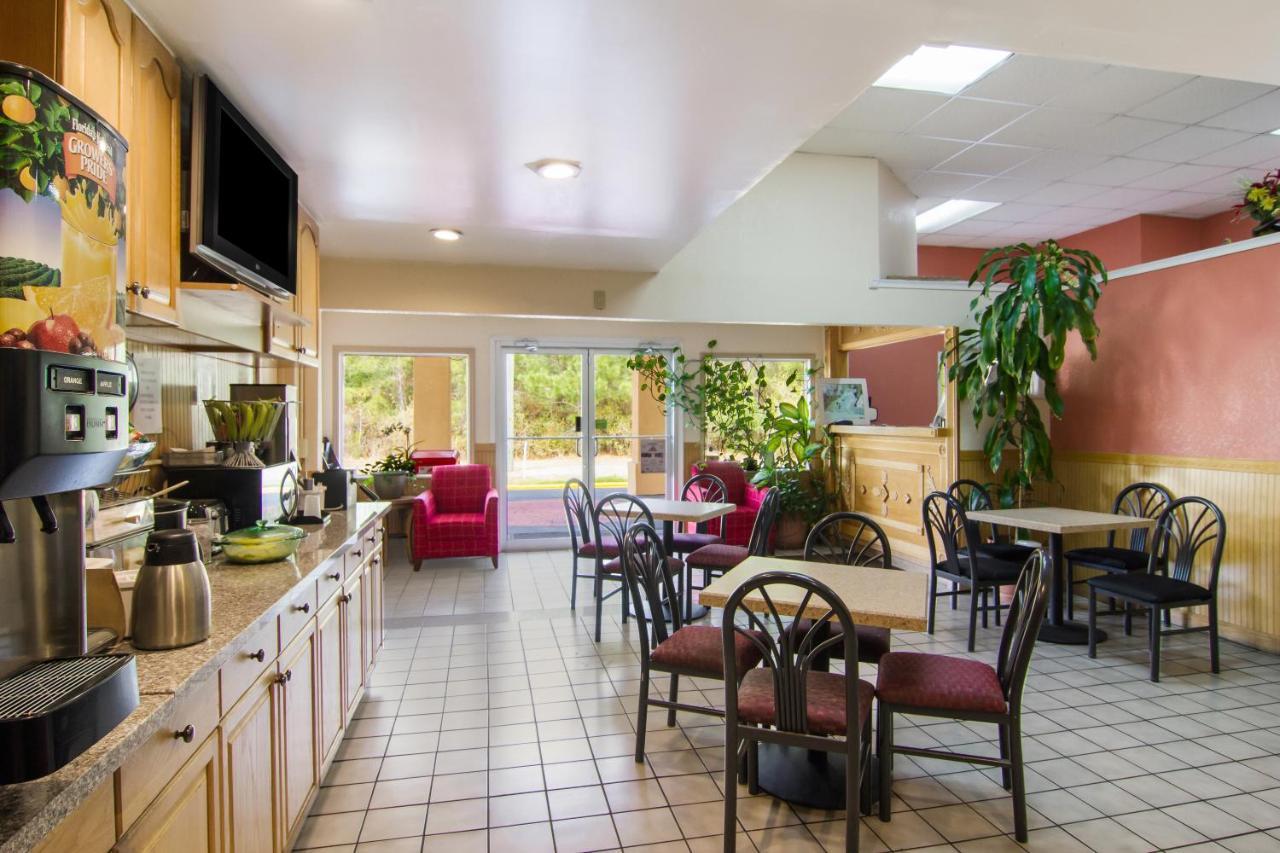 Americas Best Value Inn Darien Extérieur photo