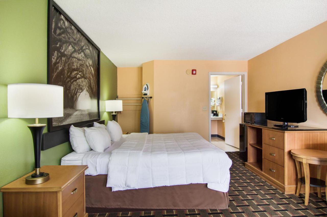 Americas Best Value Inn Darien Extérieur photo