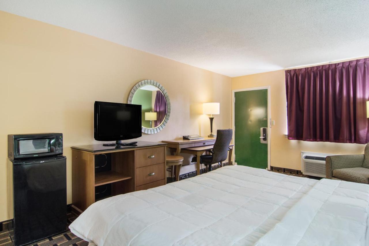 Americas Best Value Inn Darien Extérieur photo